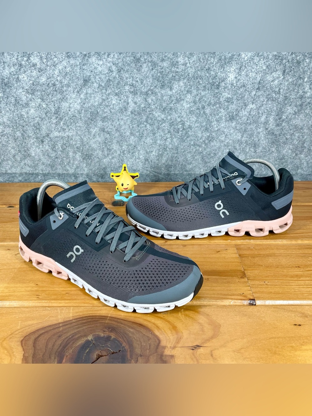 On Cloudflow Womens Size 10 Gray Black Rose Running Walking Shoes Sneakers